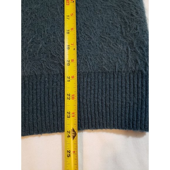 Lou & Grey Womens fuzzy Knit Sweater Long Sleeve Crew Neck Wool Blend size M - Picture 15 of 15